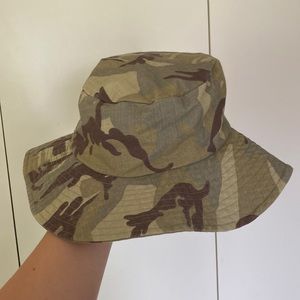 Camo bucket hat